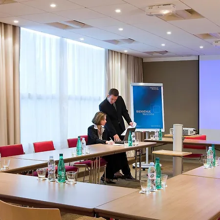 Novotel Poissy Оржеваль