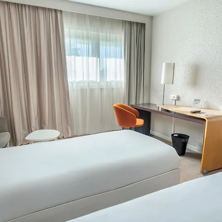 Novotel Poissy 4* Оржеваль