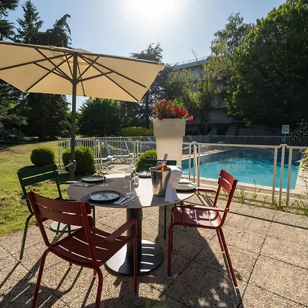 Novotel Poissy Hotell 4*