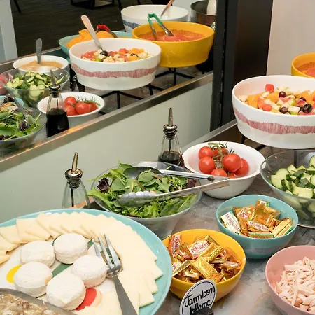 Отель Novotel Poissy 4*