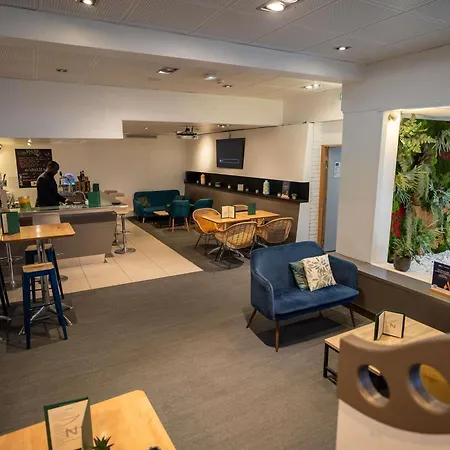 Отель Novotel Poissy Оржеваль