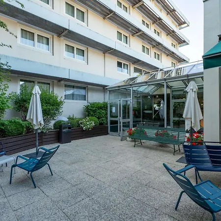Hotel Novotel Poissy 4*