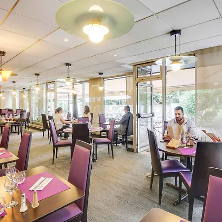 Hotell Novotel Poissy