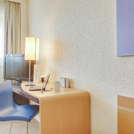 Novotel Poissy Hotel