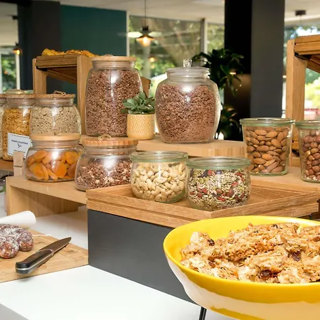 Novotel Poissy Otel 4*