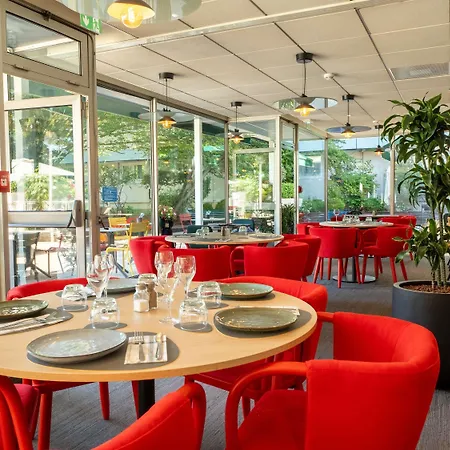 מלון Novotel Poissy אורז'בל