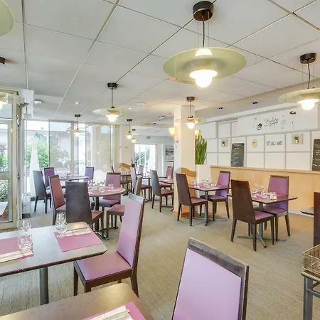 Novotel Poissy Hotel