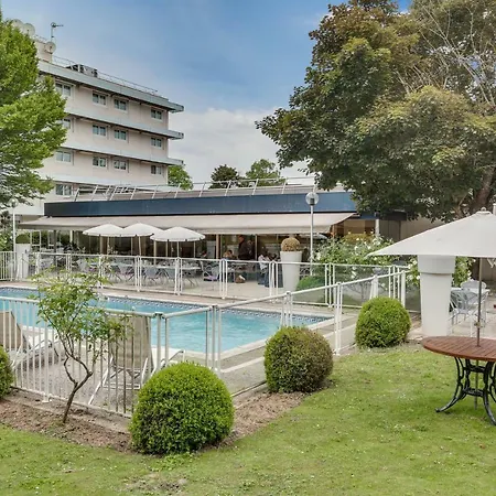 Novotel Poissy Orgeval 4*